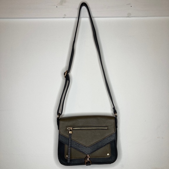 Call it Spring vegan leather purse - Picture 2 of 6